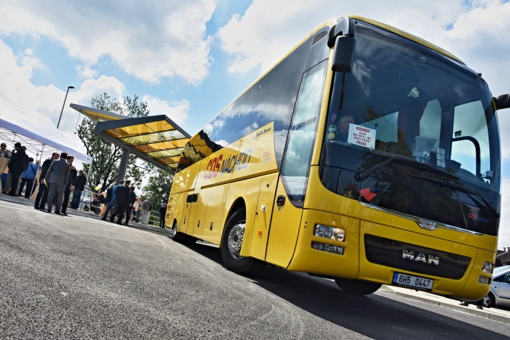 Vlaky a autobusy přejdou od pondělí 8. března na prázdninový režim