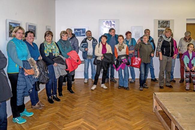Výstava v polickém Zeleném domečku představuje fotografickou poctu Oldřicha Jenky krajině Policka 