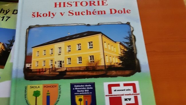 Žlutá škola v Suchém Dole