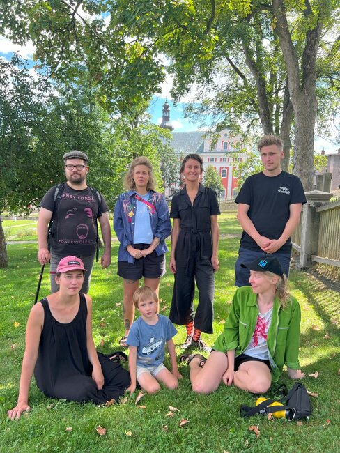 Do ulic Broumova vyrazilo umění. Potkejte ho během festivalu BART