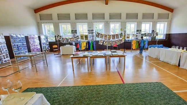 Žlutá škola v Suchém Dole