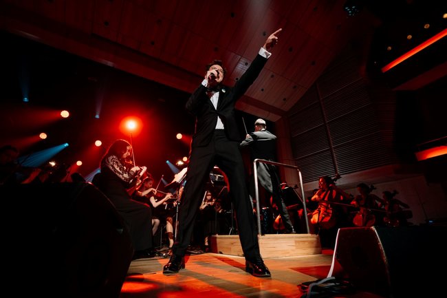 Místo předsevzetí novoroční koncerty s Police Symphony Orchestra