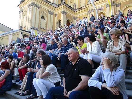 Polický symfonický orchestr hrál podruhé ve Vambeřicích