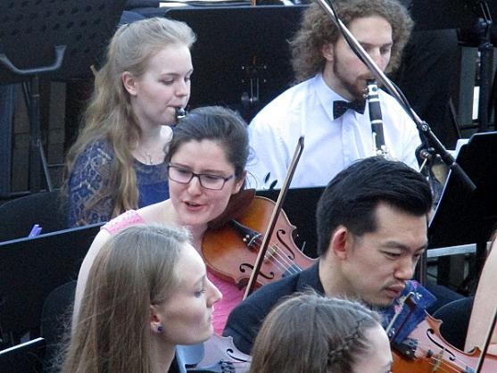 Polický symfonický orchestr hrál podruhé ve Vambeřicích