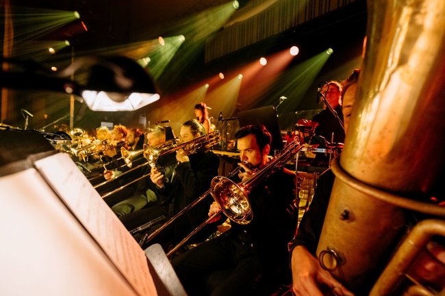 Místo předsevzetí novoroční koncerty s Police Symphony Orchestra