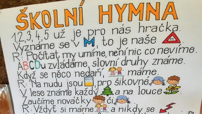 Žlutá škola v Suchém Dole