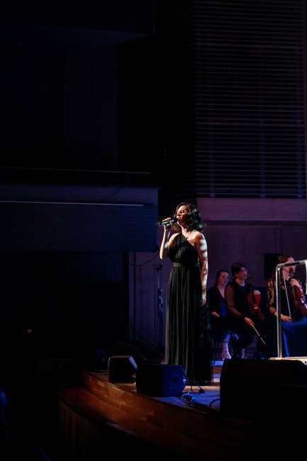 Místo předsevzetí novoroční koncerty s Police Symphony Orchestra