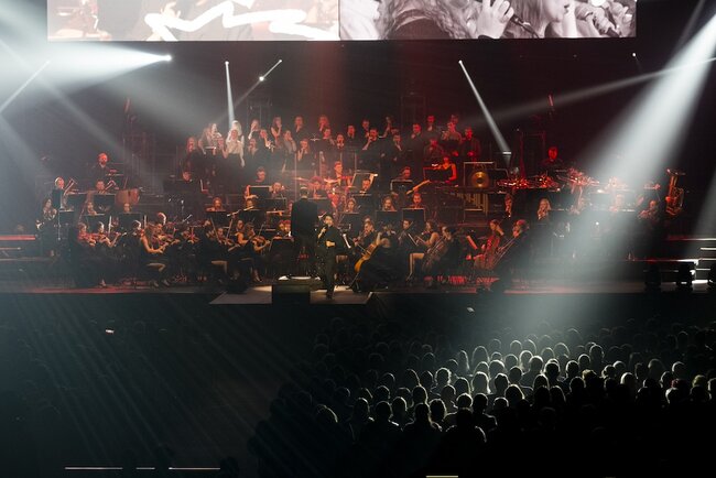 Police Symhony Orchestra zaplnili hokejovou halu