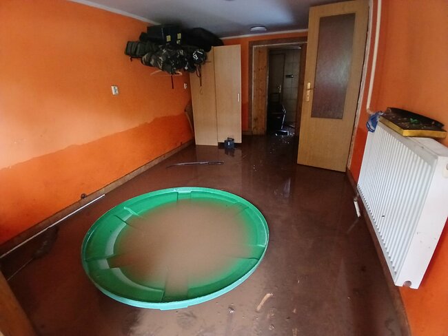 Díval jsem se z okna a brečel