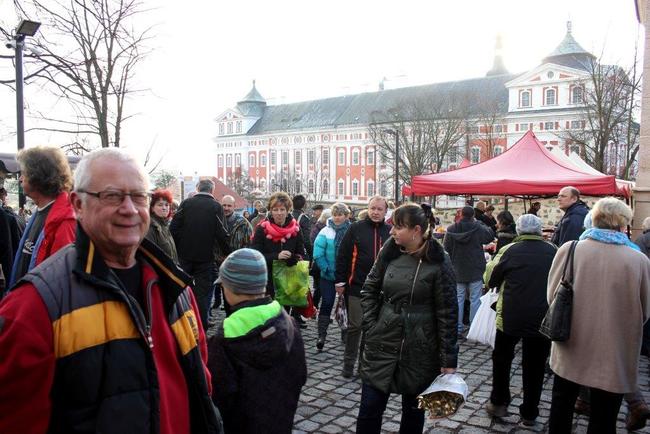 Adventní trhy přilákaly do broumovského kláštera na dva tisíce lidí