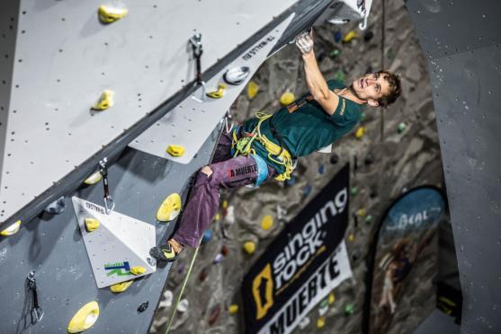 Na lezecké stěně polygonu ve Velkém Poříčí se soutěžilo o titul mistra HZS ČR