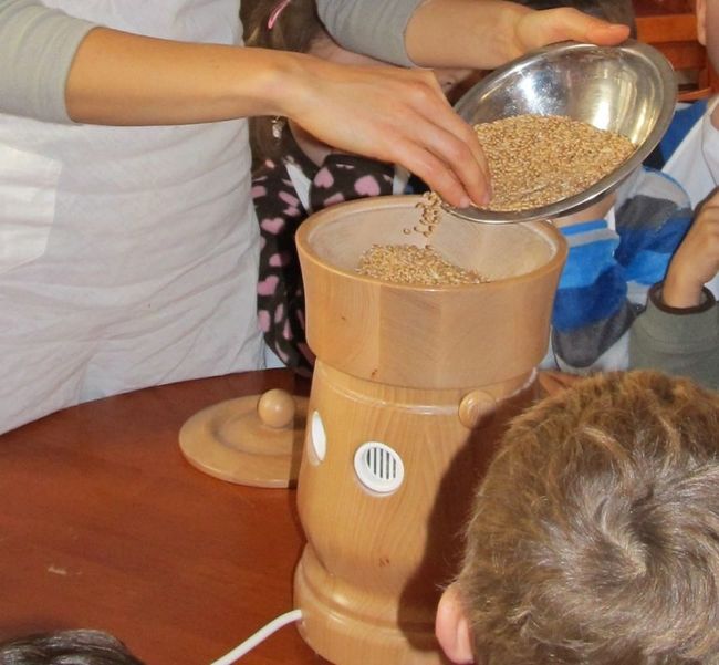 Děti ze Stárkova mlely mouku jako za starých časů