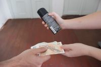 V Polici nad Metují zakázali podomní a pochůzkový prodej