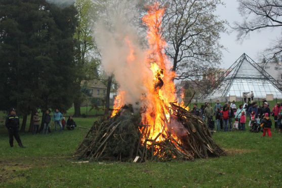 Hasiči radí, jak bezpečně prožít "pálení čarodějnic"