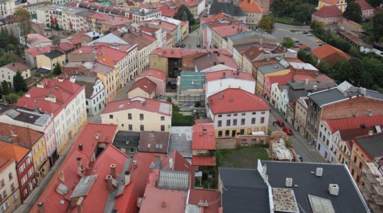 Na Malém náměstí se nesmí stát. Může se zde však zastavit