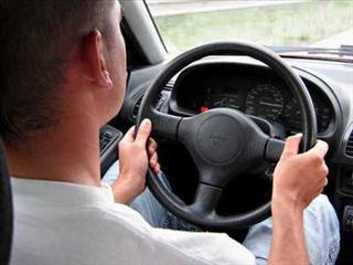 Téměř rok jezdil s neplatným řidičským průkazem