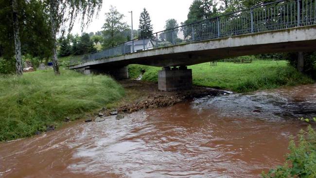 Hladina vodních toků na Broumovsku klesla. Hrozí pády stromů