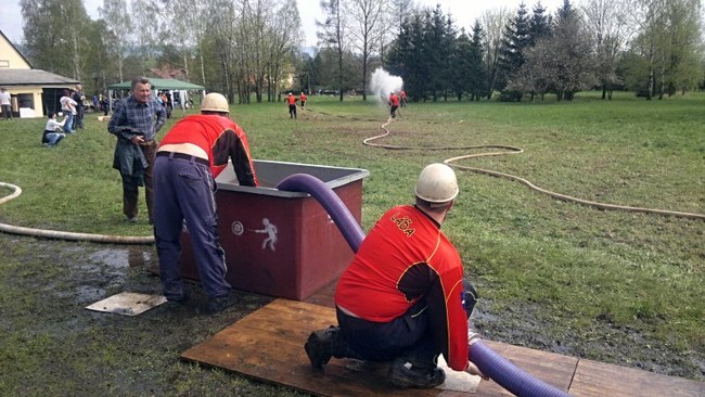 V Křinicích soutěžili dobrovolní hasiči v požárním útoku
