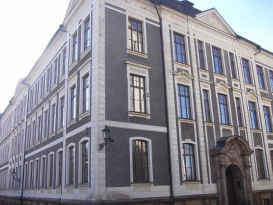 Jak se žije na broumovském gymnáziu - rozhovor s ředitelem školy PaedDr. Karlem Výravským (1. část)