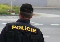 Obchodní dům v Hronově přepadl maskovaný muž