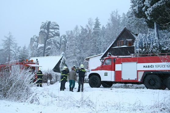 Den před Silvestrem hořelo v Dolním Adršpachu