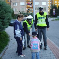 Policisté budou učit chodce správně přecházet ulici