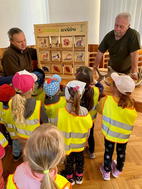 Dětský den ve Vernéřovicích se zaměřil na krásu myslivosti