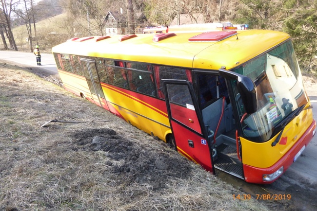 V Adršpachu havaroval linkový autobus