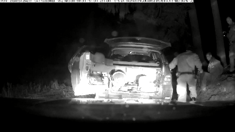 Muž pod vlivem drog ujížděl policejní hlídce