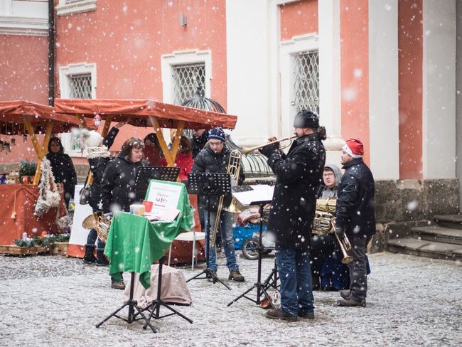 Více než 50 prodejců nabídne své zboží na Adventním trhu v broumovském klášteře