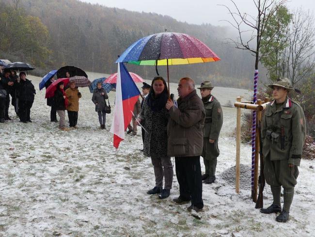 Sto let republiky si připomněli také ve Stárkově