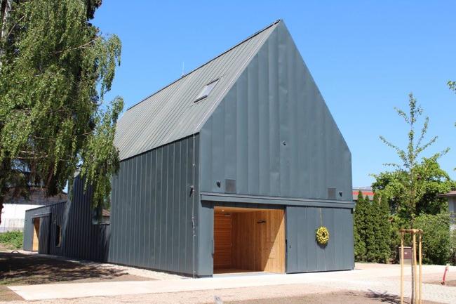 Architekt Pavel Rydlo: Trávník, květiny a především nové stromy postaví síň do jiného světla vnímání