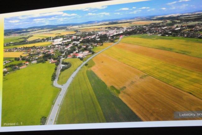 Senátor Franc opět otevřel debatu o obchvatu Broumova a měšťanském pivovaru