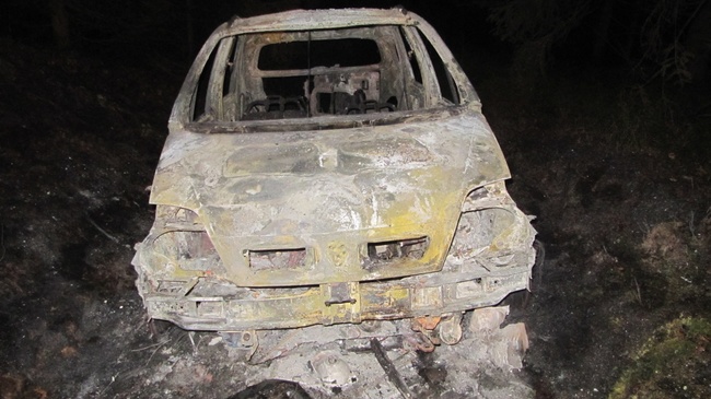 Hasiči opět zasahovali v Jetřichově. Tentokrát shořel automobil