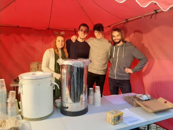 Broumovský charitativní svařák oživený vědomostním kvízem