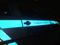 Podnapilý muž mával před přítelkyní motorovou pilou