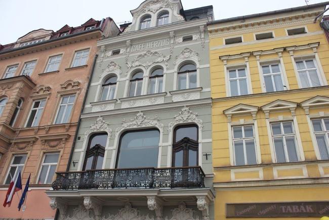 Opravená budova Café Herzog začne od května sloužit potřebám města
