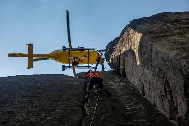 Spolupráci při záchraně osob v těžko přístupném skalním terénu cvičilo hned několik záchranných složek najednou 