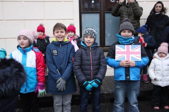 "Vítáme všechny, kdo se necháte rádi předvánočně naladit. Letos se tu scházíme již jedenáctým rokem!"