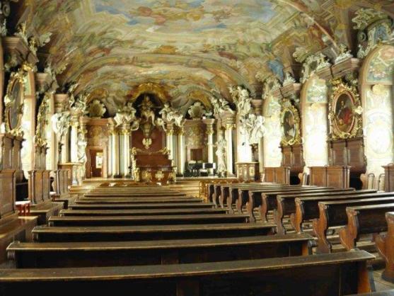 Polští studenti Univerzity Wroclaw pomáhají broumovské skupině kostelů