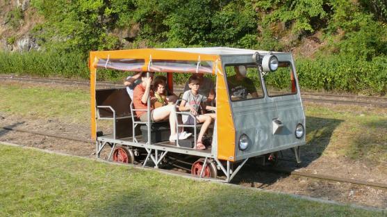 Mistrovství Polska v závodech ručních drezín jeli také Broumováci