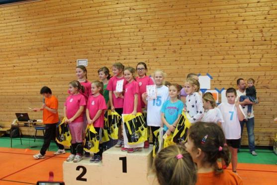 Další turnaj barevného volejbalu se hrál v Broumově