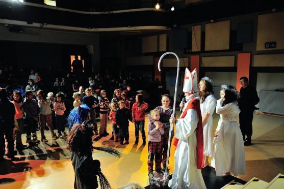 Konferenčním sálem Infocentra v Broumově se nesly čertovské básničky