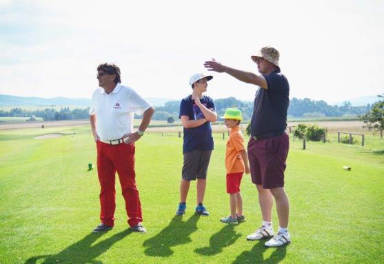 Kloboukový turnaj ovládli manželé Krulichovi a Marcela Růžičková