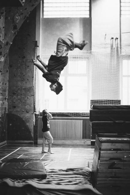 Police nad Metují se stala druhým městem v České republice s pravidelnými parkour-freerun tréninky pod záštitou Urban Sense Academy