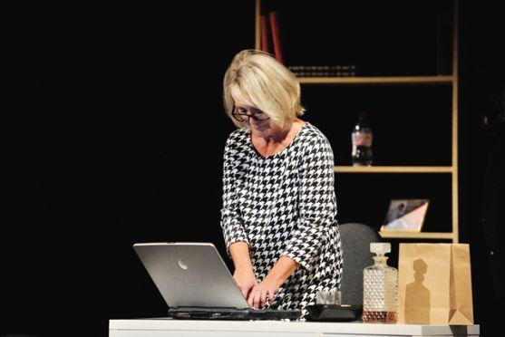 Hradecké Klicperovo divadlo uvedlo v Broumově hru Žárlivost