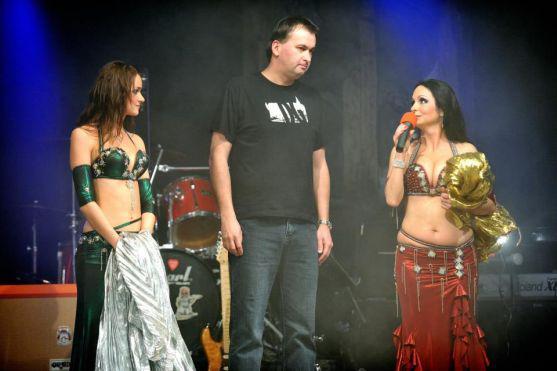 Video: Jaroslav Špulák při svém křtu nové knihy dvakrát zaplnil divadlo v Broumově