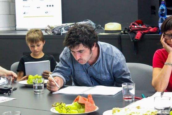 Mezinárodní tým herců zkouší v klášteře novou inscenaci HRA-NIC-e. Premiéra už ve středu