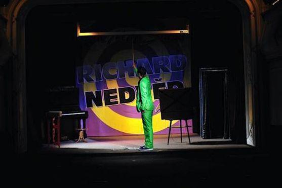 V Broumově vystoupil kouzelník a komik Richard Nedvěd
