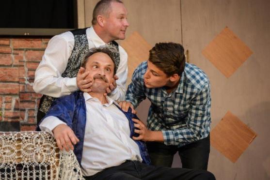 Broumovští ochotníci naservírovali mátové a citronové thé